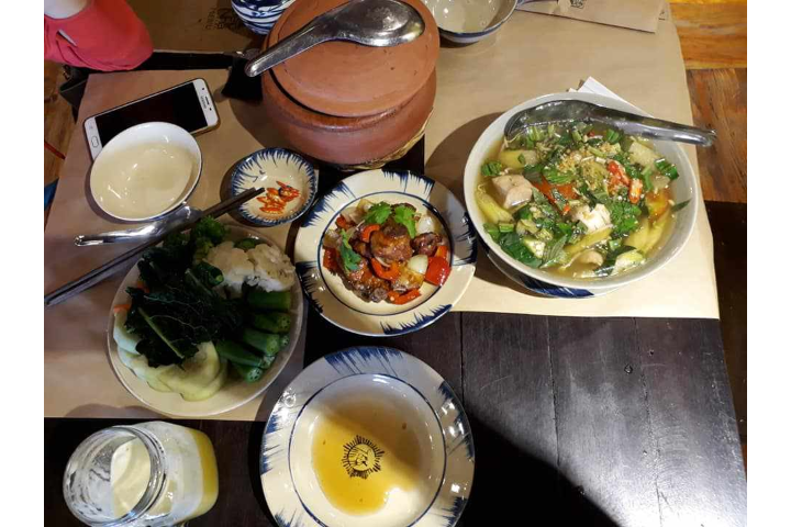  Menu 3 (Pickled Soup,Suon Xao Chua Ngot, Mixed Vegetable)