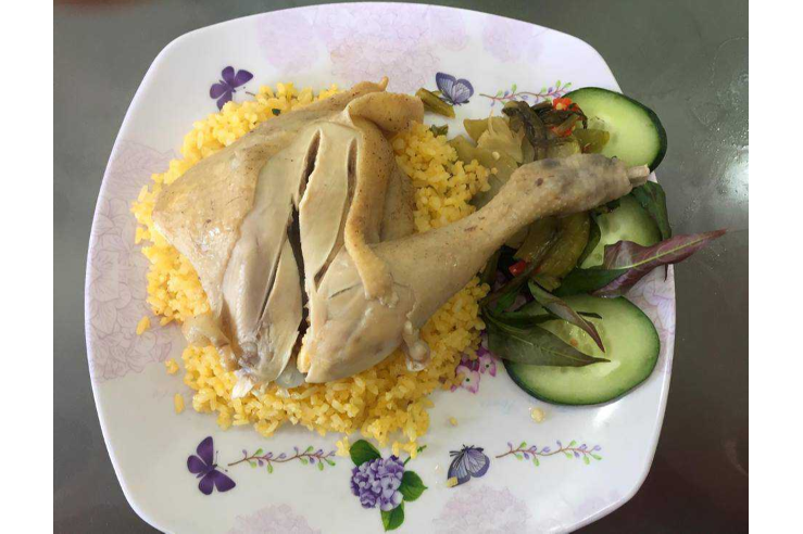  Fried Rice with Boiled Chicken Drumsticks