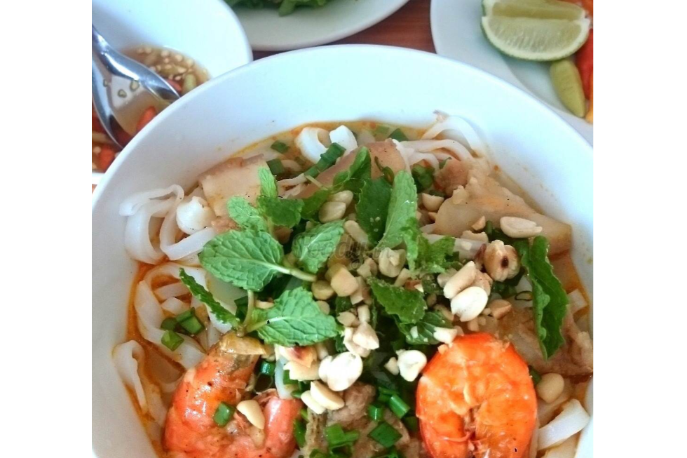  Quang Tom noodles,  Pork