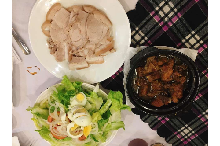 Thịt Luộc, Gà Kho, Salad