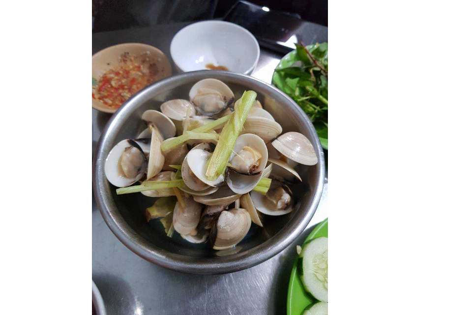  Steamed Clam with Lemongrass