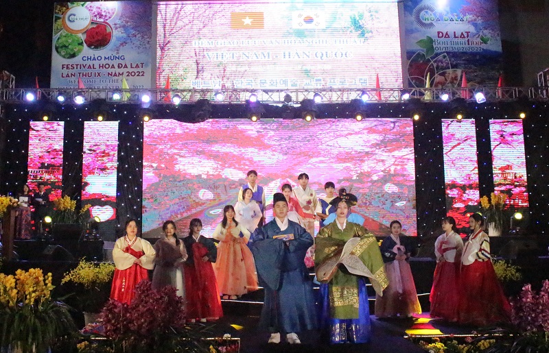 Đà Lạt ấm nồng đêm giao lưu văn hoá Việt Nam – Hàn Quốc