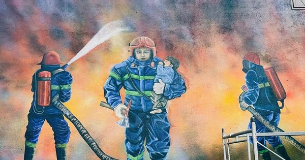 Một người dân Đà Lạt thuê họa sĩ vẽ bức tranh tri ân 3 chiến sĩ PCCC hy sinh
