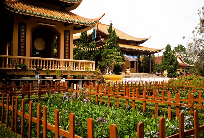 Chiêm ngưỡng Thiền viện Trúc Lâm Đà Lạt, ngôi chùa đẹp tựa tiên cảnh